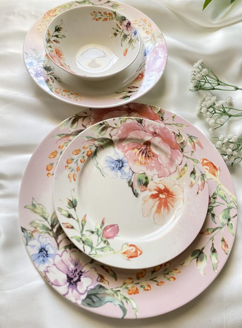 Pink flora breakfast set of 24 Peices - Image 2