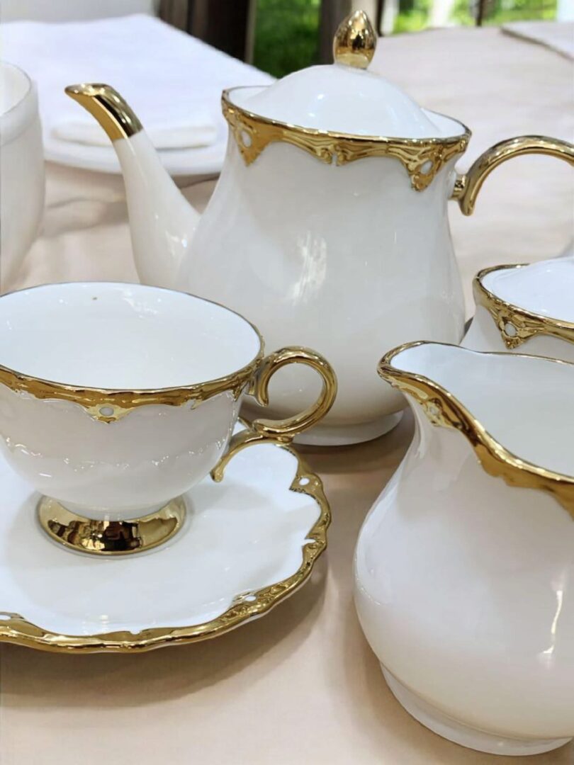 Timeless elegance tea set of 15 Peices - Image 4