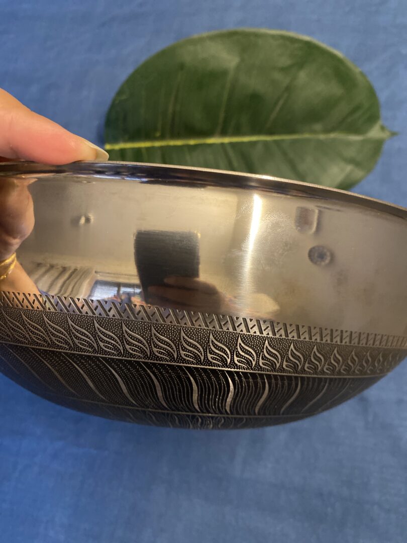 Honey comb stainless laser coated steel wok with double handle - Image 3