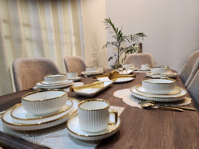 European style dinner set of 32 Peices - Image 3